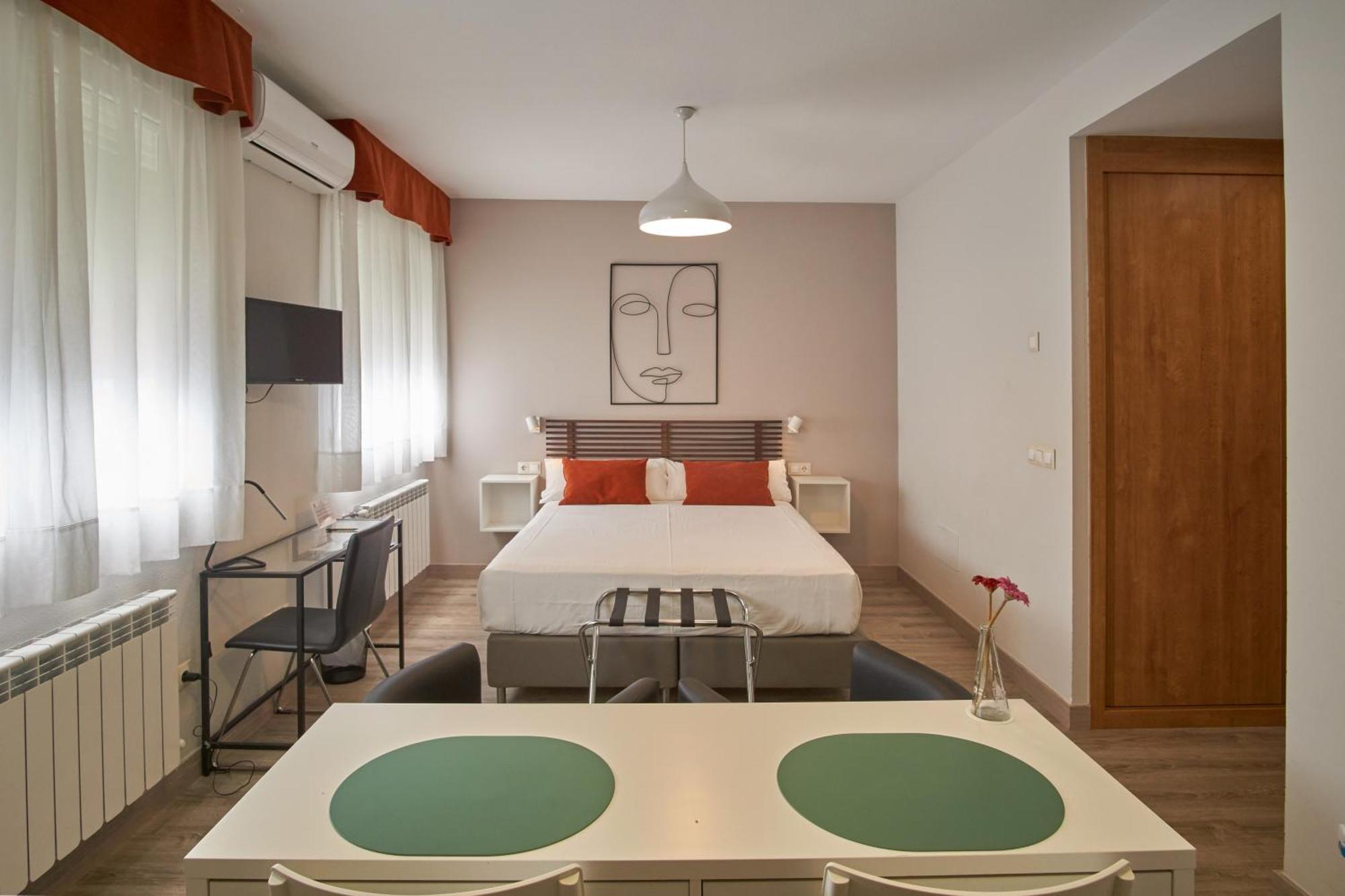 Apartamentos Los Arroyos Ponferrada Eksteriør billede