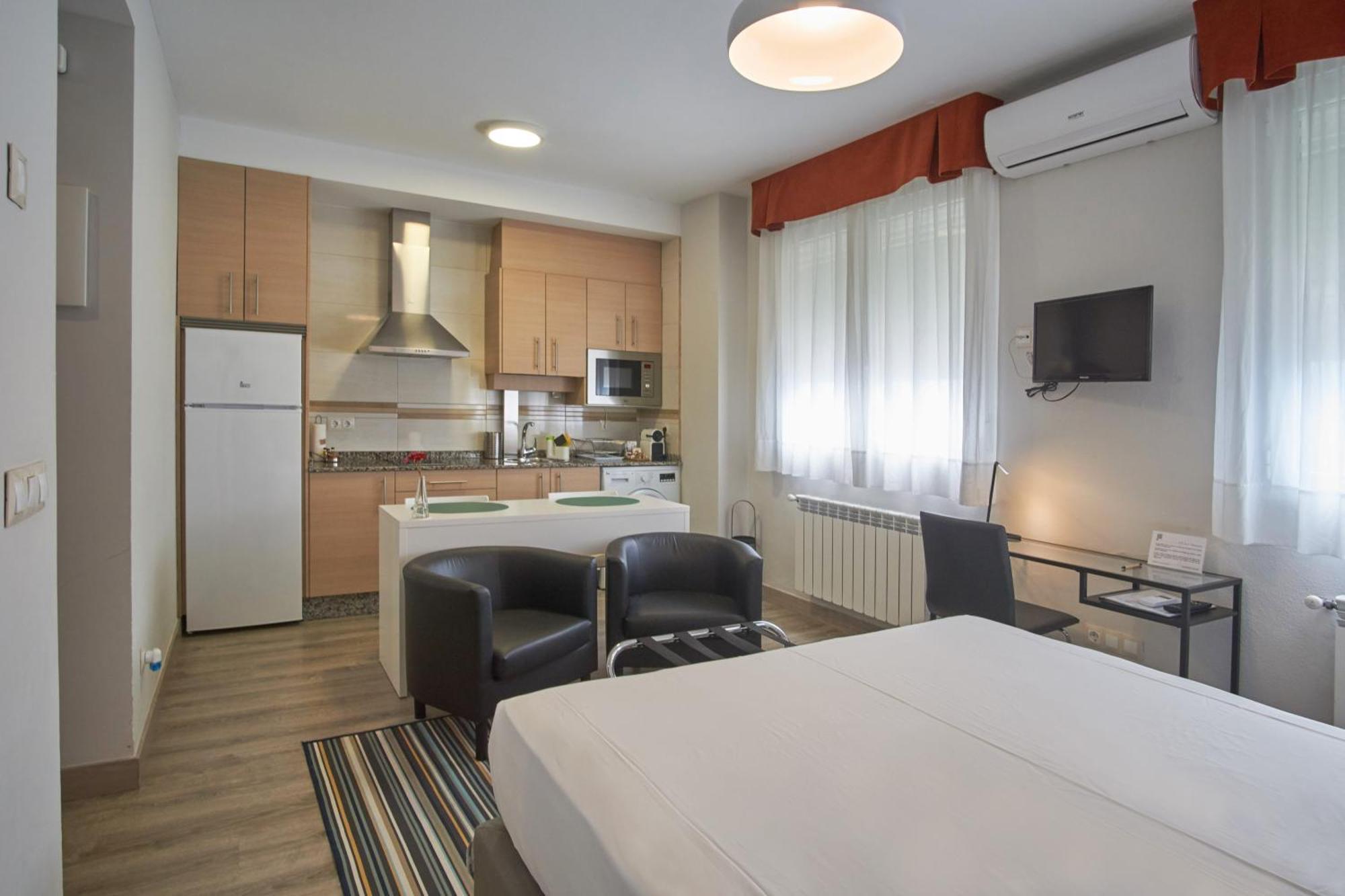 Apartamentos Los Arroyos Ponferrada Eksteriør billede